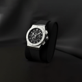 A simple watch that fits your everyday style and makes you feel confident wherever you go.